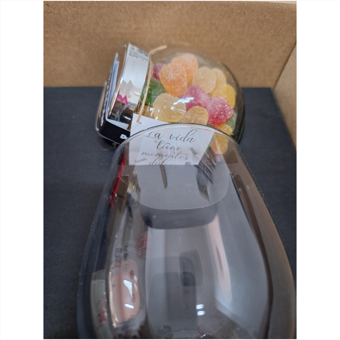 Caja de copas y vino