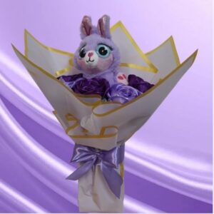 Bouquet de rosas moradas con peluche